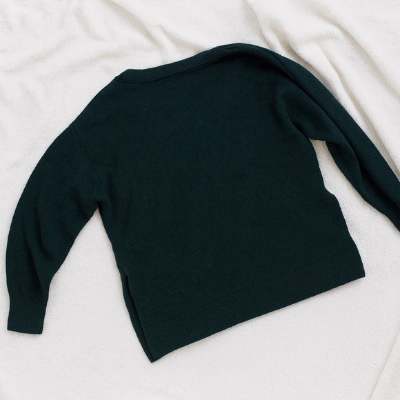 H&M Neck Black Sweater in dark green womens size medium - Picture 6 of 6